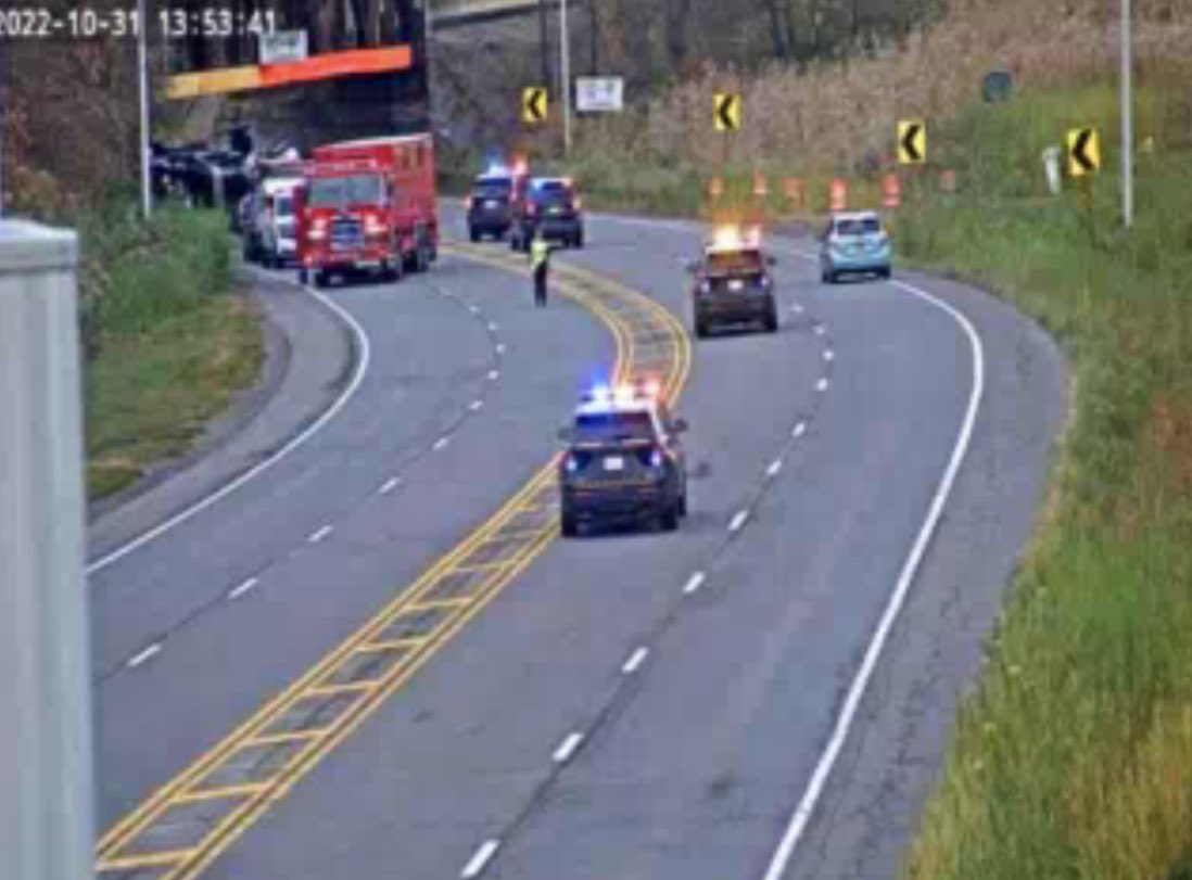 It’s happened yet again. A tractor trailer has hit the @CSX railroad bridge over #OnondagaLakeParkway. @NewsChannel9 has a crew heading to the scene to gather more details. #LocalSYR