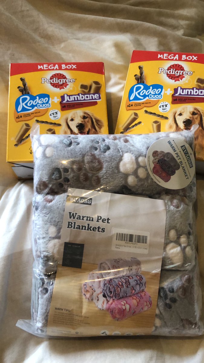 alandoyle72's tweet photo. Two days ago, I had a big bag of dog food arrive and then yesterday I had these delivered all from Amazon. I had no idea what happened until I read the delivery note, amazing gesture ⁦@AdmiralInsuran1 #findleanne.  They have my business, always! https://t.co/P5np7jnxxW