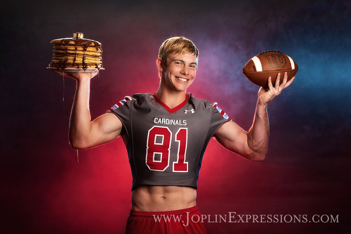 JonahSpieker's tweet photo. Pancakes are the theme of my 2022 season. Thanks to my mom and grandma for making this picture possible. #PancakesBySpieker https://t.co/uQrz13zwAN