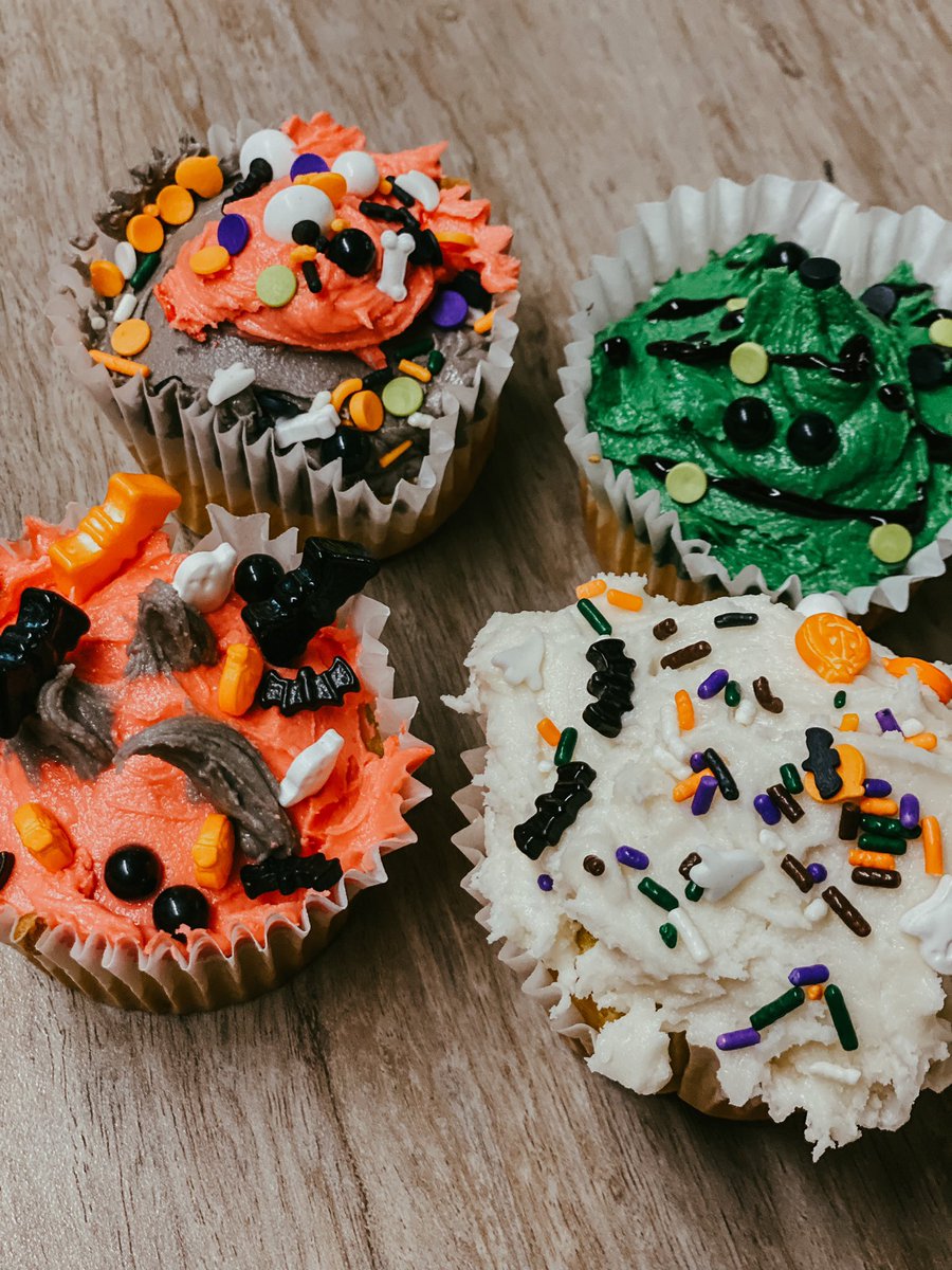 DoblerMichelle's tweet photo. Happy Halloween from Culinary I 🎃👻🧛🏻#CLSEngaged @CLS_IC https://t.co/uDyM9rPuK3