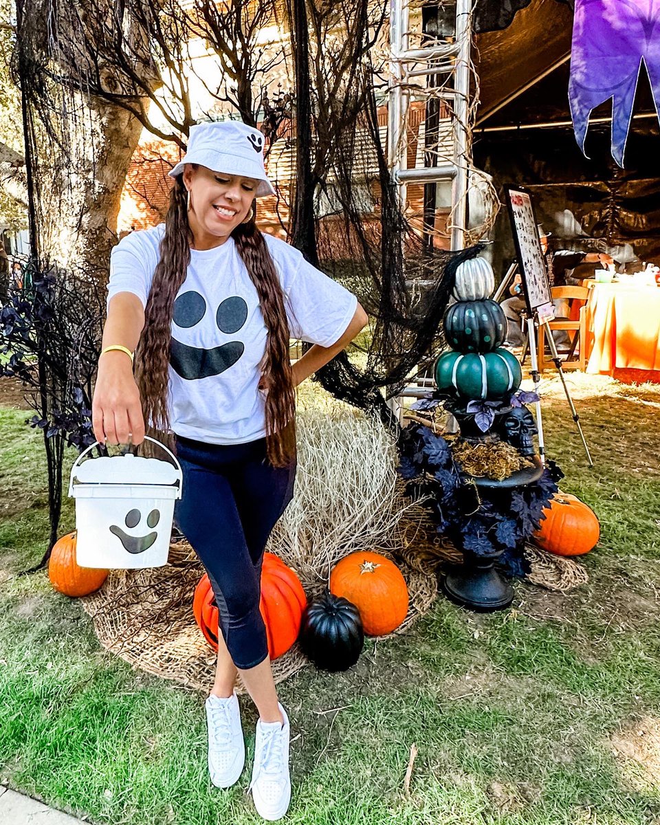 SuzysVista's tweet photo. Happy Halloween 👻 Can you guess what my costume is? @mcdonalds
#happyhalloween #halloween #mcdonalds #mcdonaldshappymeal #mcboo #ghost #halloweencostume #halloweenbucket https://t.co/WQeTIx0mH1