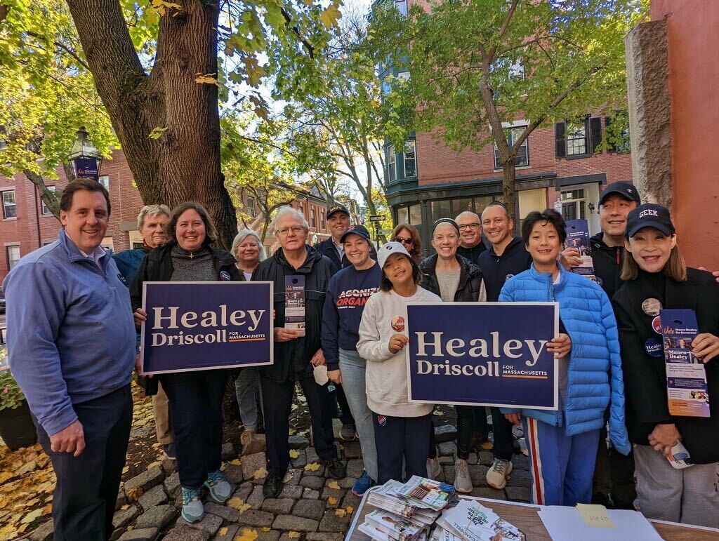 People For Maura tweet media