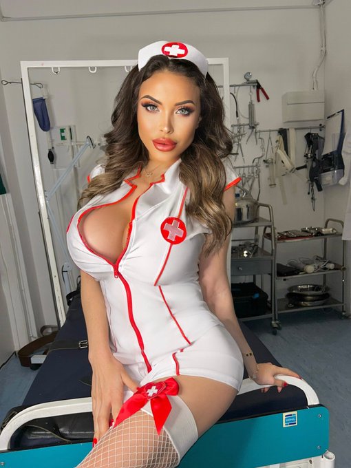 Need a checkup? ?? #naughtynurse #Halloween2022 #Halloween https://t.co/4Q5JhzQXTv