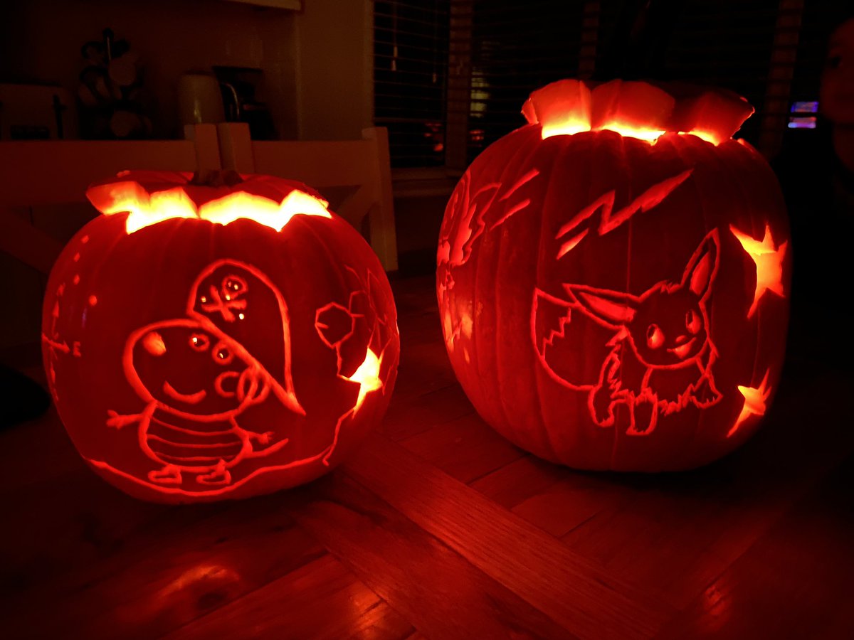 StephMades's tweet photo. Happy Halloween 2022 🎃👻🦇💀Pumpkins courtesy of the Pumpkin Queen @HLRacks
#PumpkinSeason #Pokemon #PeppaPig #DannyDog https://t.co/8Hd4xi0ALT