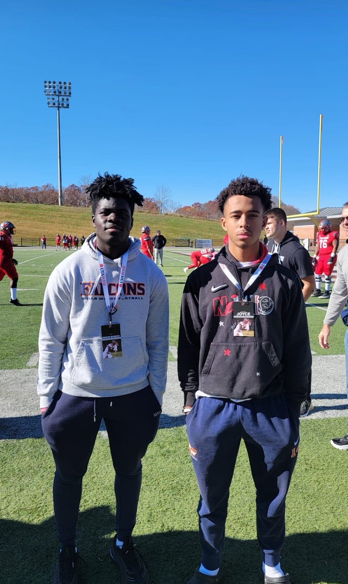 Had fun visiting <a href="/UVAWiseCavsFB/">UVA Wise Football</a> and watching the team play! Hope to come back down soon. @Coach_LopezCavs <a href="/andrejones1185/">Coach Andre Jones</a> <a href="/BWHSFootball/">Briar Woods HS Football</a>