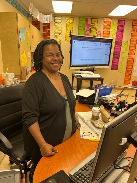 _LoBurk's tweet photo. 🎵 Congratulations to Ms. Dorvil who is our Monday Music Mashup winner today! She was able to guess O.P.P by Naughty by Nature for today's win for a Monday @Starbucks treat! #DownwithOPP #DownwithCoffee https://t.co/r48QgrLL7T