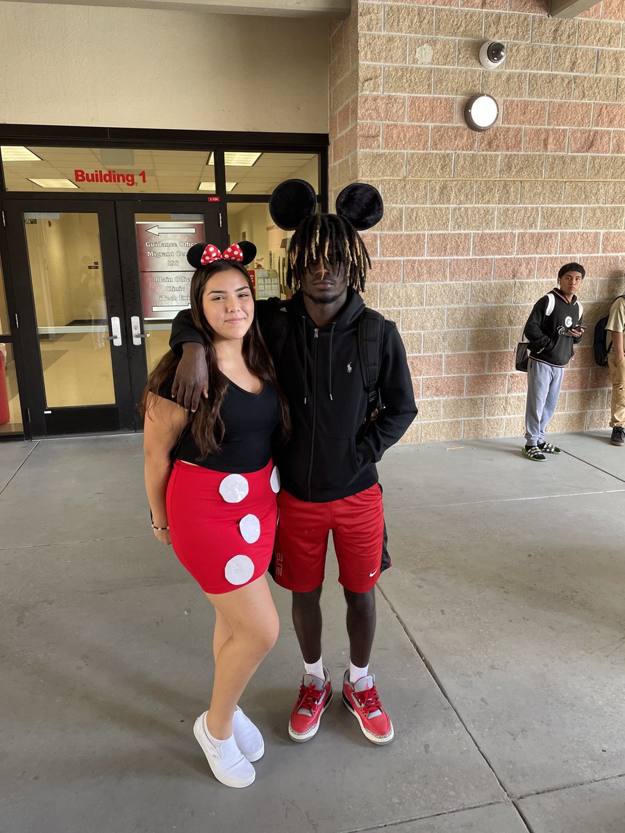 Indians_IHS's tweet photo. More Dynamic Duo’s for Homecoming Week https://t.co/InQX8r8Jzm