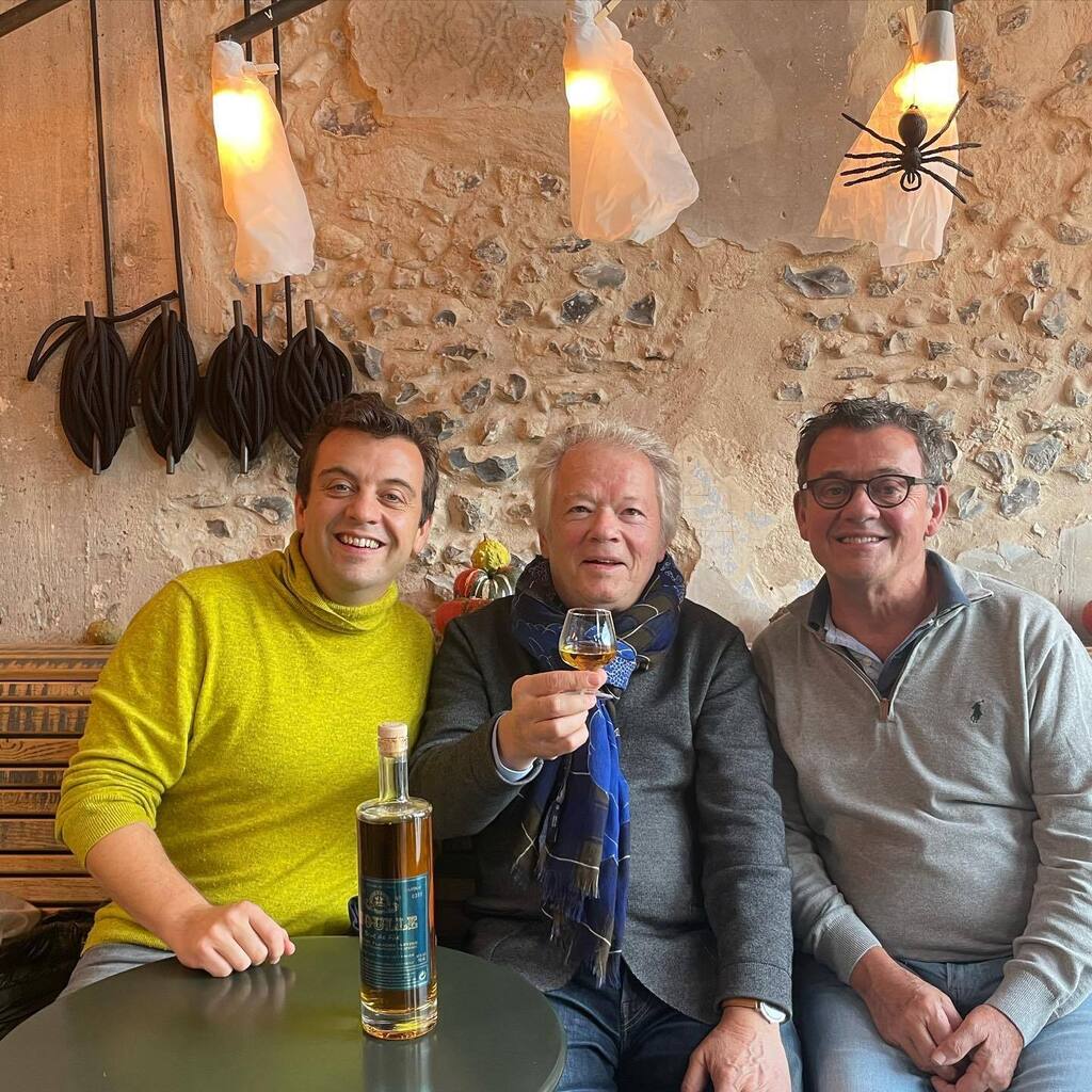 gillespudlowski's tweet photo. De Roland à Alexandre, 36 ans d’amitié avec les #gauthier #bienvenuechezlesgauthier #bienvenuechezleschtis #cheflife #radiomarmite #genievre@#genievredehoulle #persyn #alexandregauthier #rolandgauthier #esprithautsdefrance #lesgensdunordontdanslecoeurles… https://t.co/8QByQdYn4O https://t.co/OYoQAlvQdt