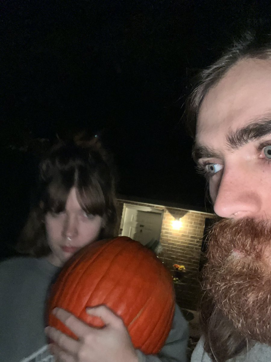 chodebuddy's tweet photo. We carved some pumpkies the other day https://t.co/V6UDBaEBFL