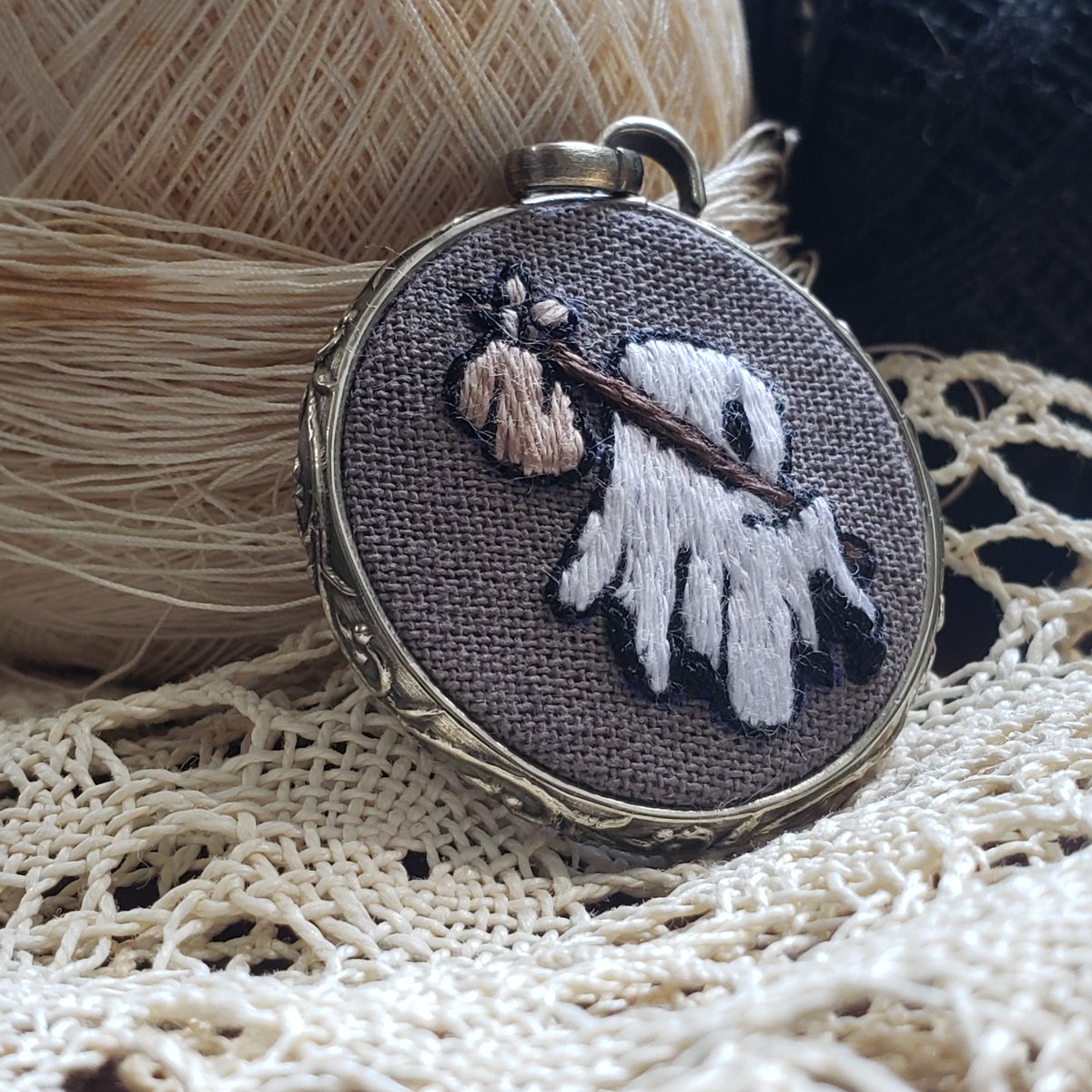 ghostly_thread's tweet image. Decidí abrir la tienda hoy, que instagram no anda. 

Tranqui todo. Si alguien quiere un bordado hay acá(?

doubtfulstitches.empretienda.com.ar