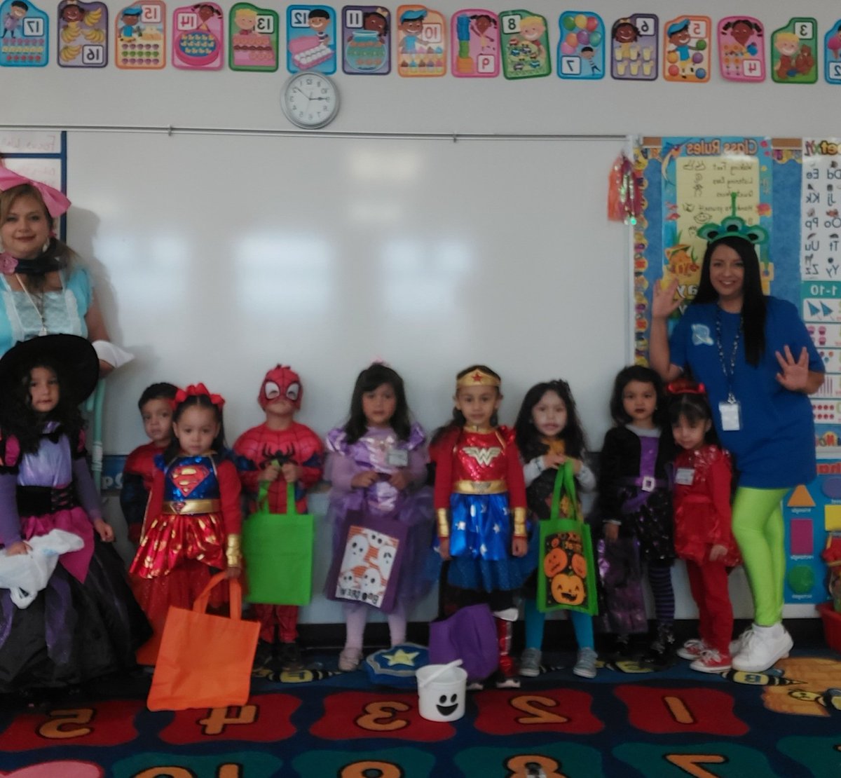 CTaverna_IES's tweet photo. Happy Halloween from Ituarte PreK-3 Knights.#ItuarteKnights #TeamSISD https://t.co/NZEbN5S7u3