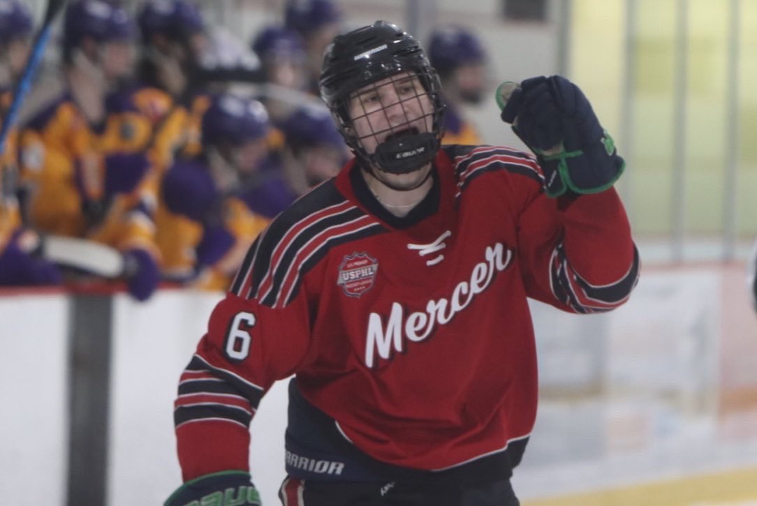 USPHL's tweet photo. #NCDC at #FallBeantown: Scenes from the just-completed @mercer_chiefs 3-1 win over the New Hampshire Jr. Monarchs, Part I of II. https://t.co/DSE3fLWUob