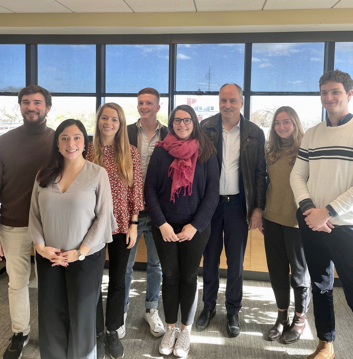 GVon96's tweet photo. Discussion with @Europarl_EN Secretary General Klaus Welle 🇪🇺 on Russia’s agression of 🇺🇦 and its impact on the EU system and #transatlantic relations. @MATA_CoE coming in handy! @collegeofeurope @MariaBalasch @FletcherSchool https://t.co/9lcjyhbhW0