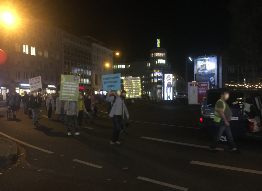 wenig_worte's tweet photo. "Straßen sind Rettungswege. Immer. Wer sie blockiert, hat Blut an den Händen. Ganz einfach."
- Julian Reichelt

#Köln #Impfgegener #Coronaleugner https://t.co/xpGP0UQBRu