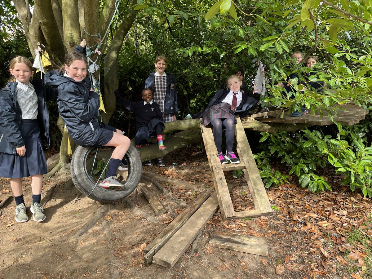 Cath Sweeting (@prephead_tranby) on Twitter photo Great to be back at school with friends! Great to be back at school with friends!