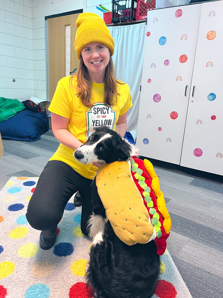 Happy Halloween from Otis at <a href="/NoviParkview/">Parkview Elementary</a> ! 🎃🧡🐾🌭