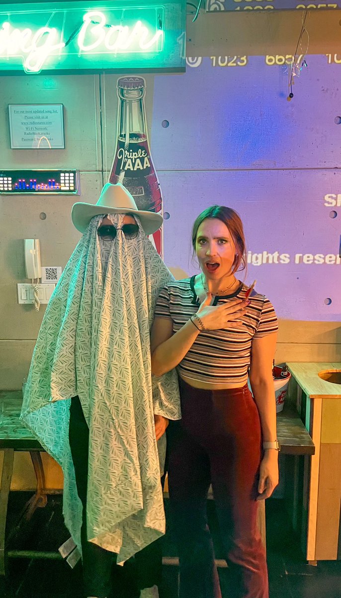 ems_m's tweet photo. Left to my own devices to plan our costume this year…#EverybodyIsAGhost #AntiHeroMusicVideo @taylorswift13 @taylornation13 https://t.co/Zs53aXwfCK