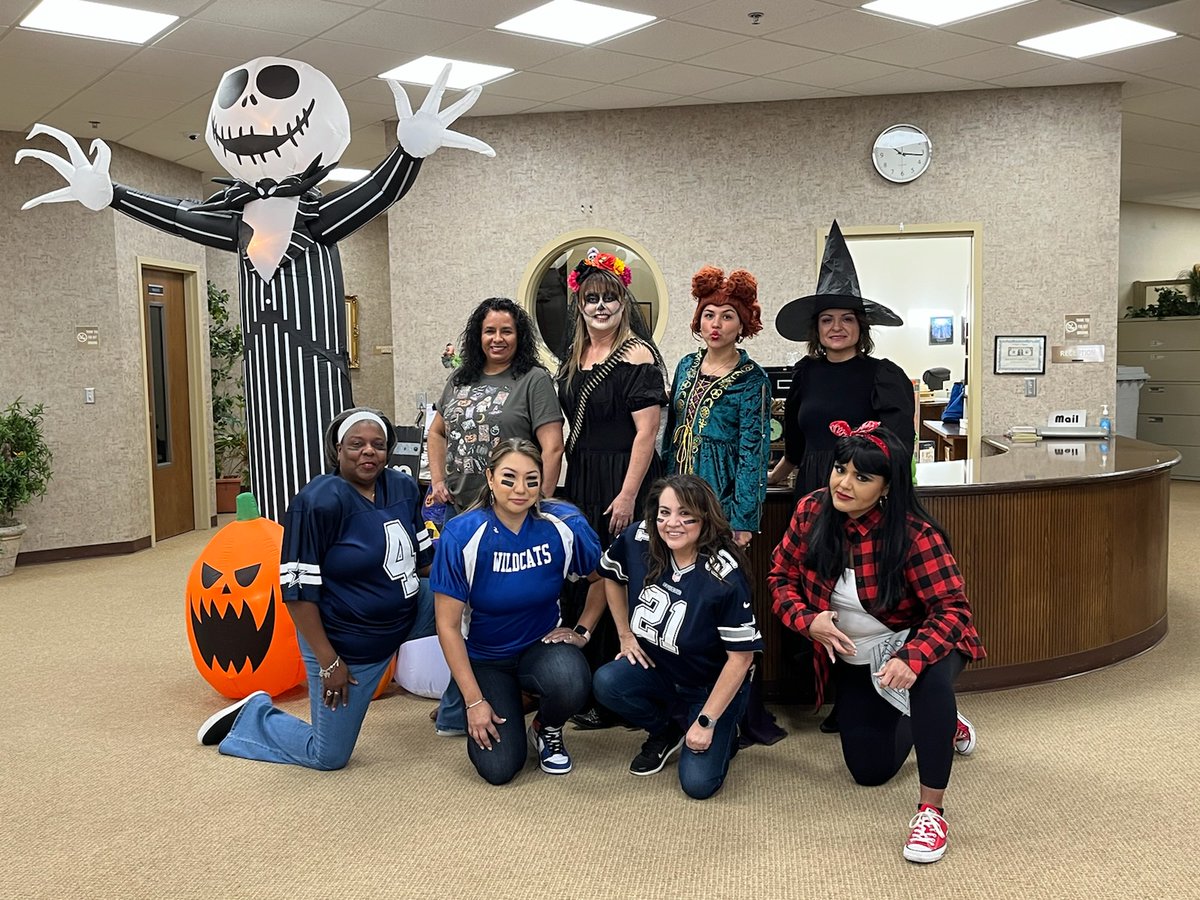 LeaCountyCoop's tweet image. Ghouls just wanna have fun! Happy Halloween!! Don't forget to stop by and grab a treat. We will be handing out candy from 3-5pm. #safestop🎃 👻
