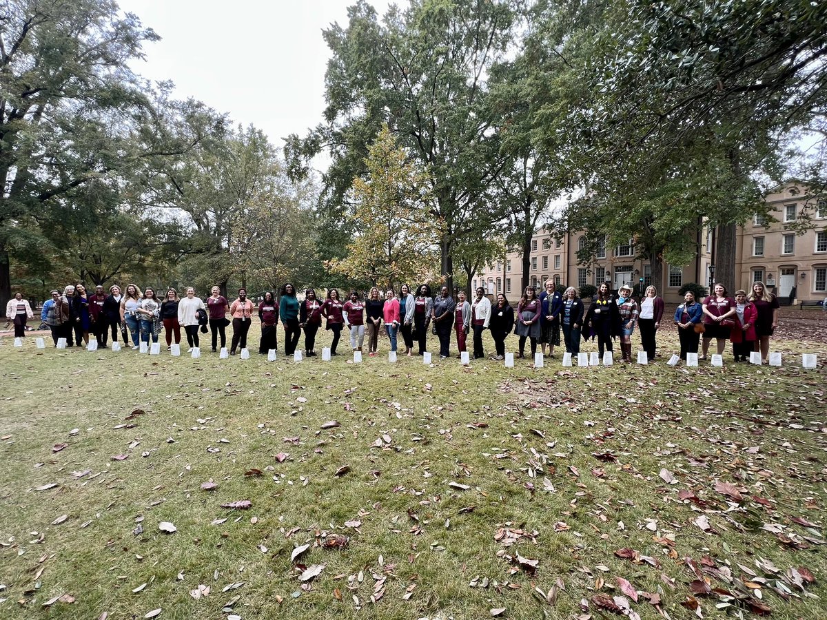 margaretcars0n's tweet photo. Lovely fall day on @UofSC horseshoe with @UofSC_PACWI and women from across campus “Lighting the Way for Women’s Leadership” 💡 

Looking forward to a day when leadership reflects diversity and equity! https://t.co/nYbrx8ydU8