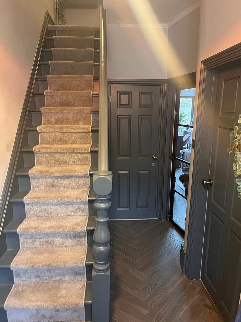 Absolute pleasure to help out <a href="/Cardiff_Rugby/">Cardiff Rugby</a> star Lane Train <a href="/owen_lane/">Owen Lane</a>. Changing his woodwork colour from white to this very impressive dark grey. Love it 👍🏻 Thanks Owen 💪🏻🔵⚫️