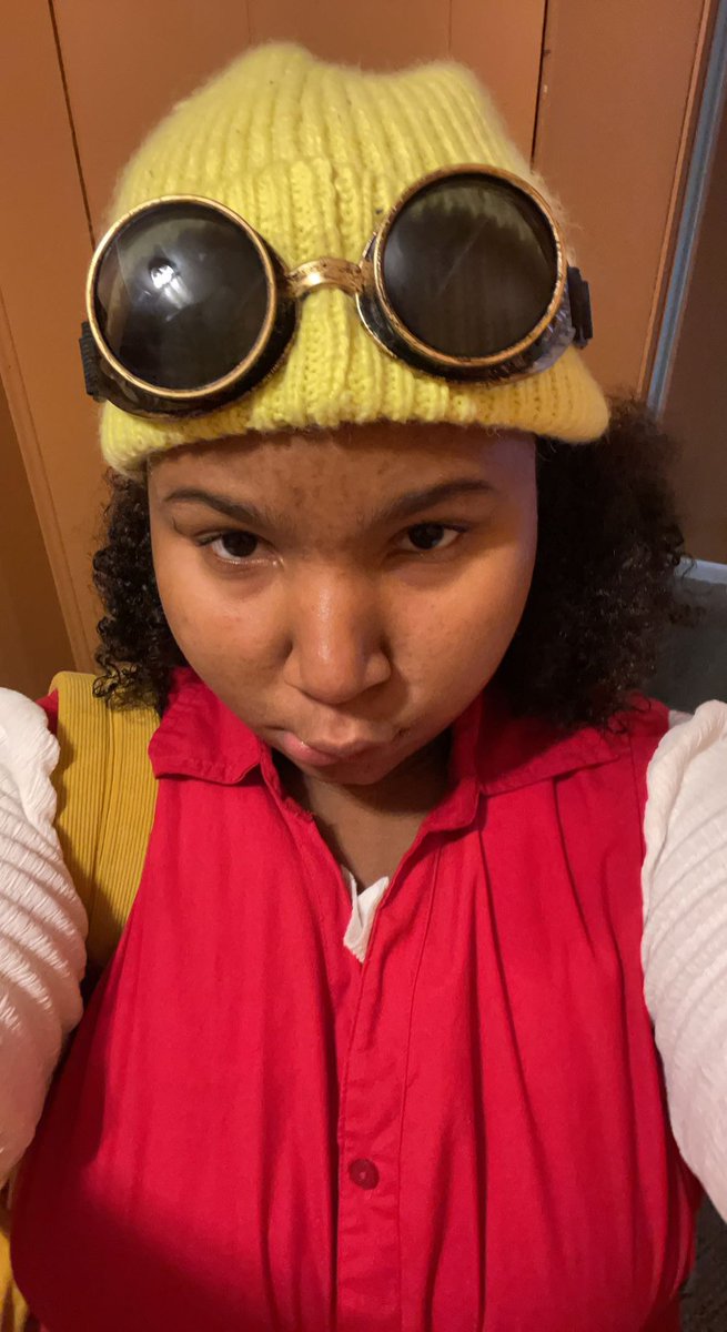 moththeym's tweet photo. @telltalegames dressed as Olivia MCSM https://t.co/WWQm1wu1u1