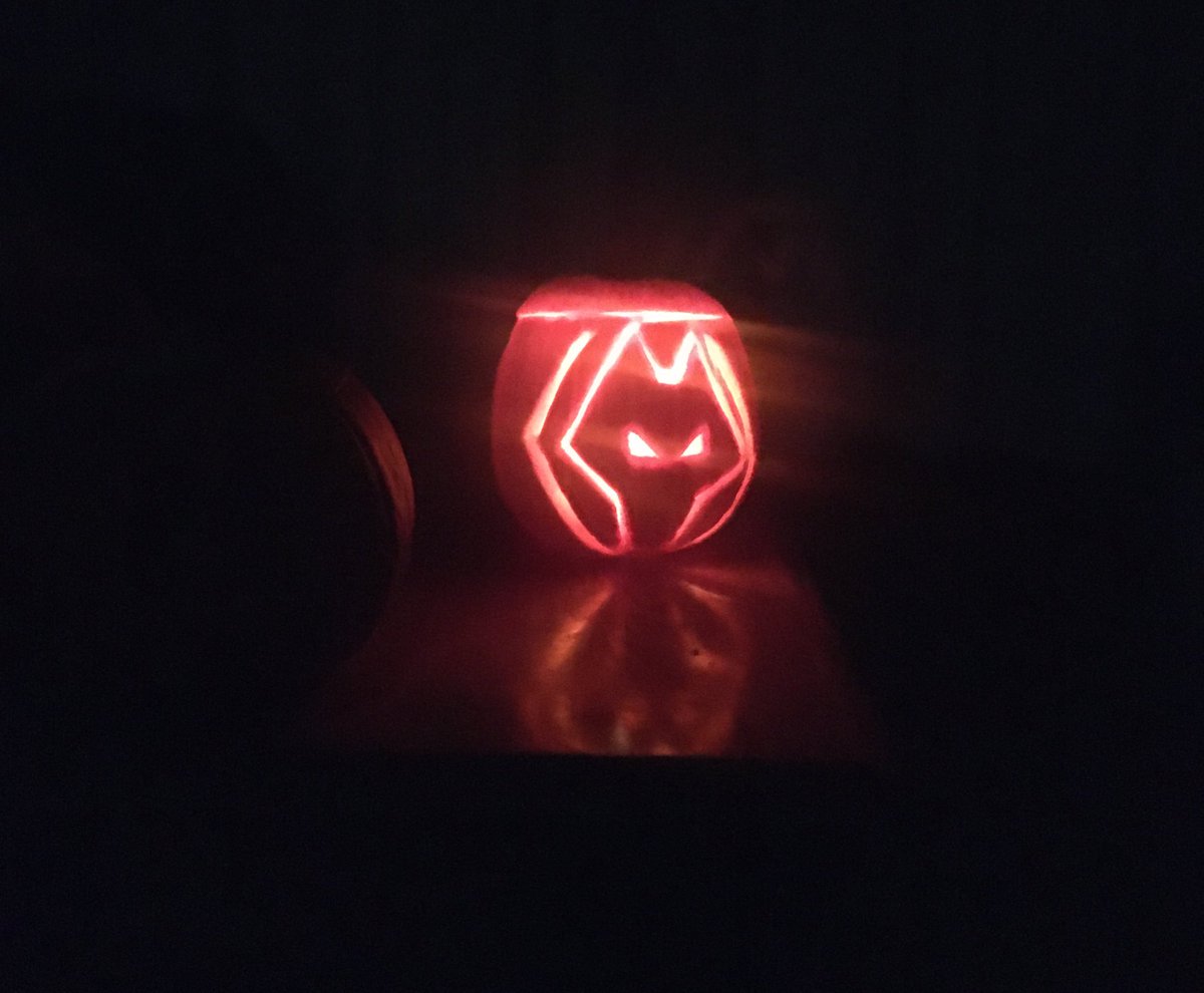 Wolves Ay We! 

Not bad for a first attempt at pumpkin carving 👻

ℍ𝕒𝕡𝕡𝕪 ℍ𝕒𝕝𝕝𝕠𝕨𝕖𝕖𝕟 🐺🎃

<a href="/Wolves/">Wolves</a>