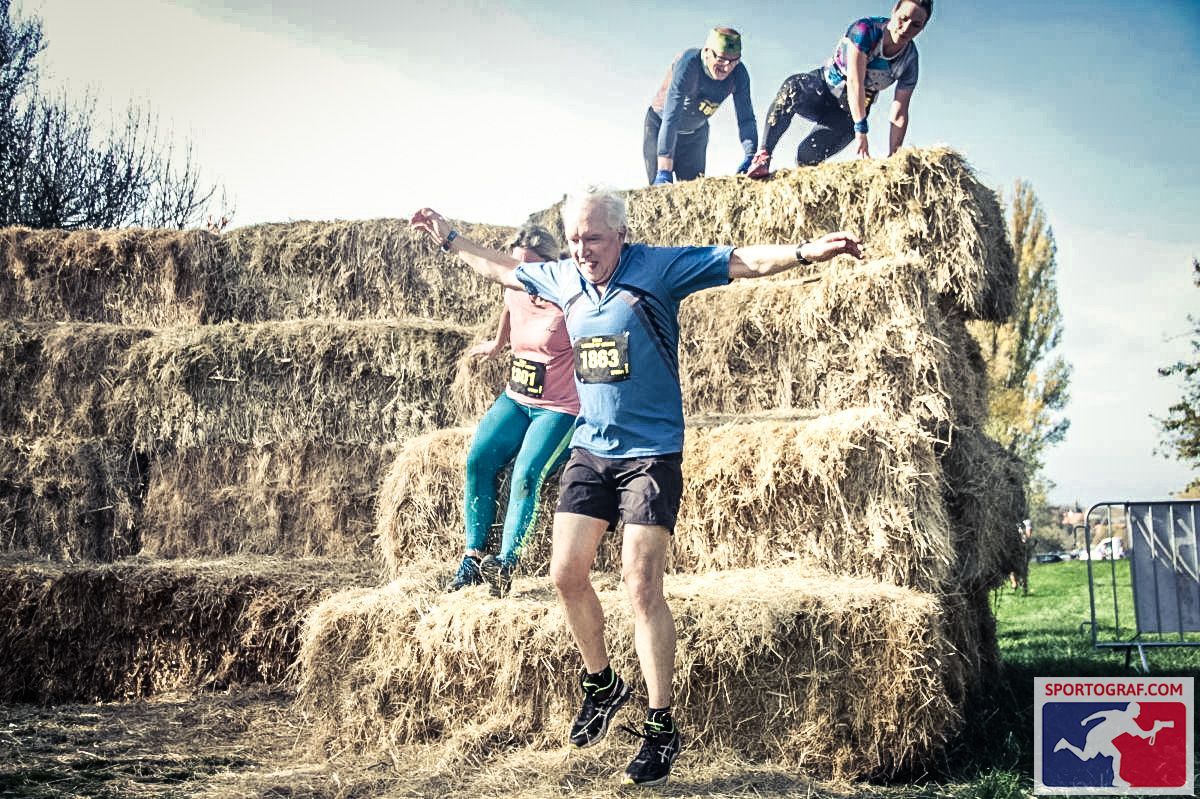 AHFRudolf's tweet photo. Nach dem #Catwalk #berlinmarathon2022 was für "#echte" #Kerle (m,w,d) #LegendOfCross in #Muehlberg bei herrlichem Sonnenschein #Thueringen, https://t.co/BhX8JA5LBd #NilsSchuhmann, https://t.co/TUPQJ3qnIx, @TEAG_info, @SPDThueringen https://t.co/rtsVG91tO1