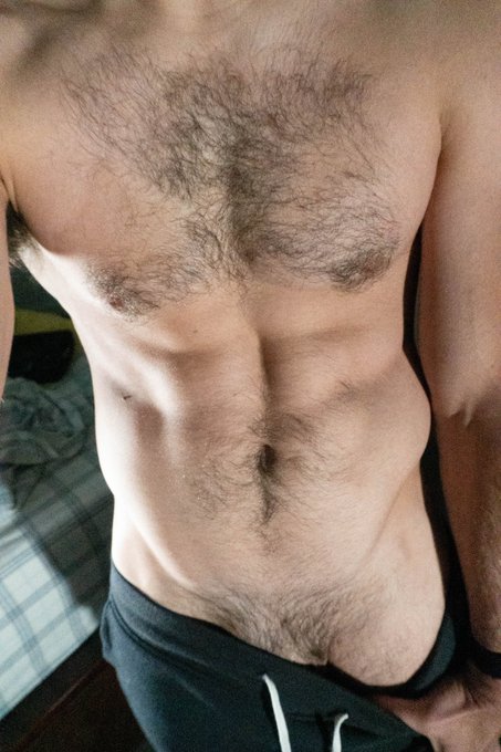 Abs abs abs ;)  #dudes https://t.co/Zs9dpyRr9y<a href="/tag/dudes"class="tags">#dudes</a>