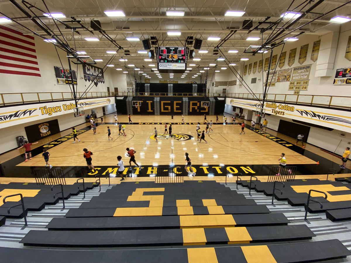 SCtigersHoops's tweet image. Feels good to get back to it! Day 1 of tryouts just getting started. 
#HappyHalloween