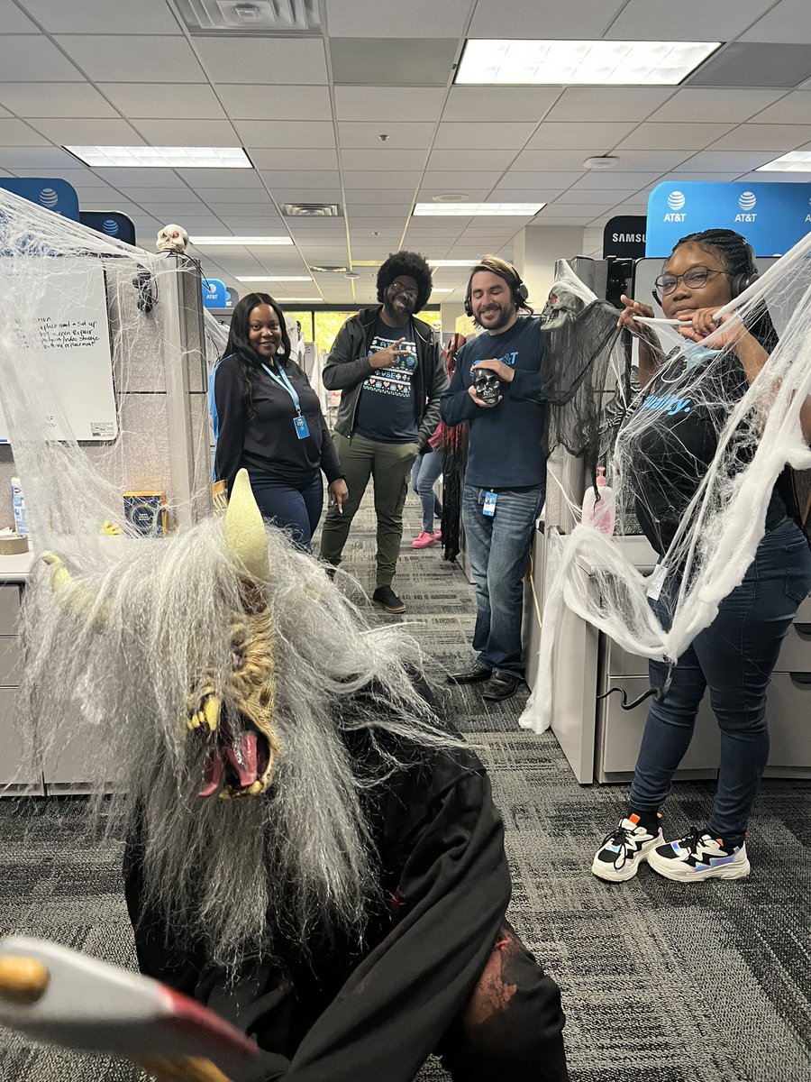 sg939y's tweet photo. HAPPY HALLOWEEN 🎃 VSE HAD A BATTLE OF THE AGES !! ALPHA 1 was giving SAW inspired Graveyard scene !! #VSE #OSA #LIFEATATT @SClasberry @thedoscarver @woolverton_b @Angellaavse #ATLANTAVSEVERYBODY @VirtualSalesExp @WeRtheNAC #NAC https://t.co/7EFypBRq6X