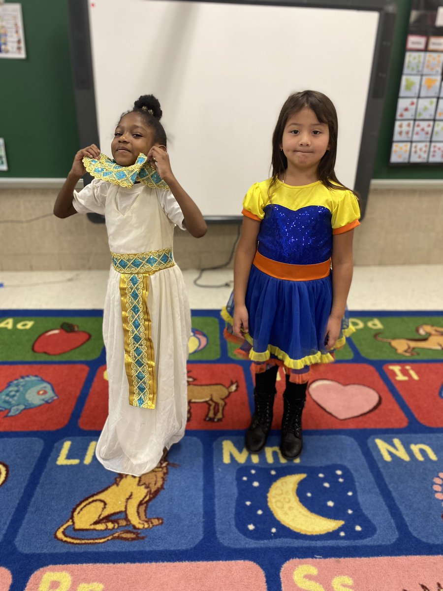 MsKeyser_'s tweet photo. Today my kiddos dressed up as their favorite book characters! They’re so adorable and LOVE taking pictures lol. 

@TeamWoodmoor #BookCharacter #CostumeDay #TeamBCPS #Kindergarten #SchoolFun https://t.co/F91ynNtONt