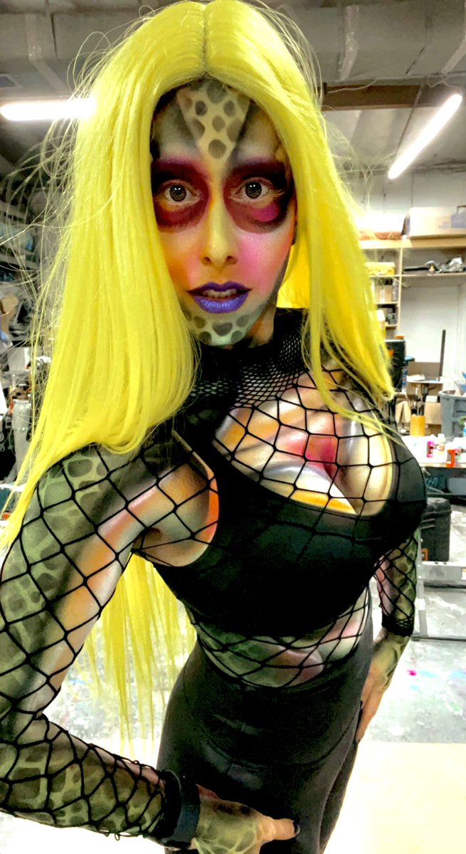 KarinaJunker's tweet photo. 🌕💀 HAPPY HALLOWEEN 2022 💀🌕 • Art by Robert Yancy 💫☄️🌠

#Halloween #LosAngeles #RobertYancy #Hollywood #HappyHalloween #Art #BodyPaint  #Future #Fantasy #ItsMeBaby #Dance https://t.co/zqZWWOyhSU
