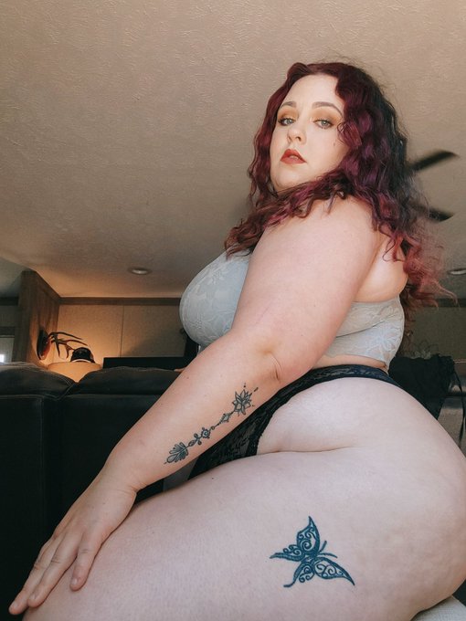 I need someone to obey me. Any takers? https://t.co/9OFUR5C1nR<a href="/tag/bbw"class="tags"><span>#bbw</span></a><a href="/tag/truckingirls"class="tags"><span>#truckingirls</span></a>