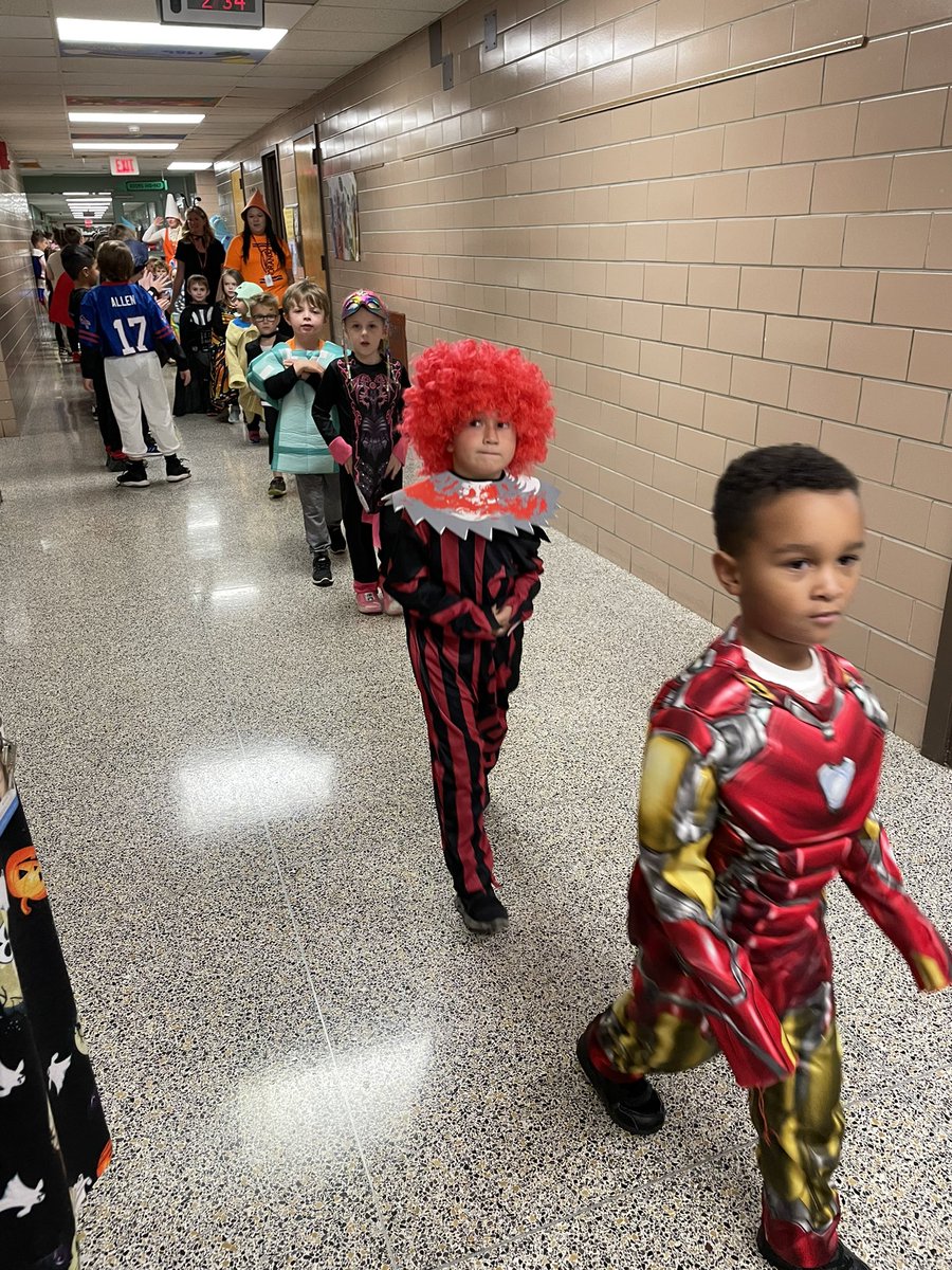 tbrin0579's tweet photo. More Halloween fun @WindomElem https://t.co/mG7qPg8om8