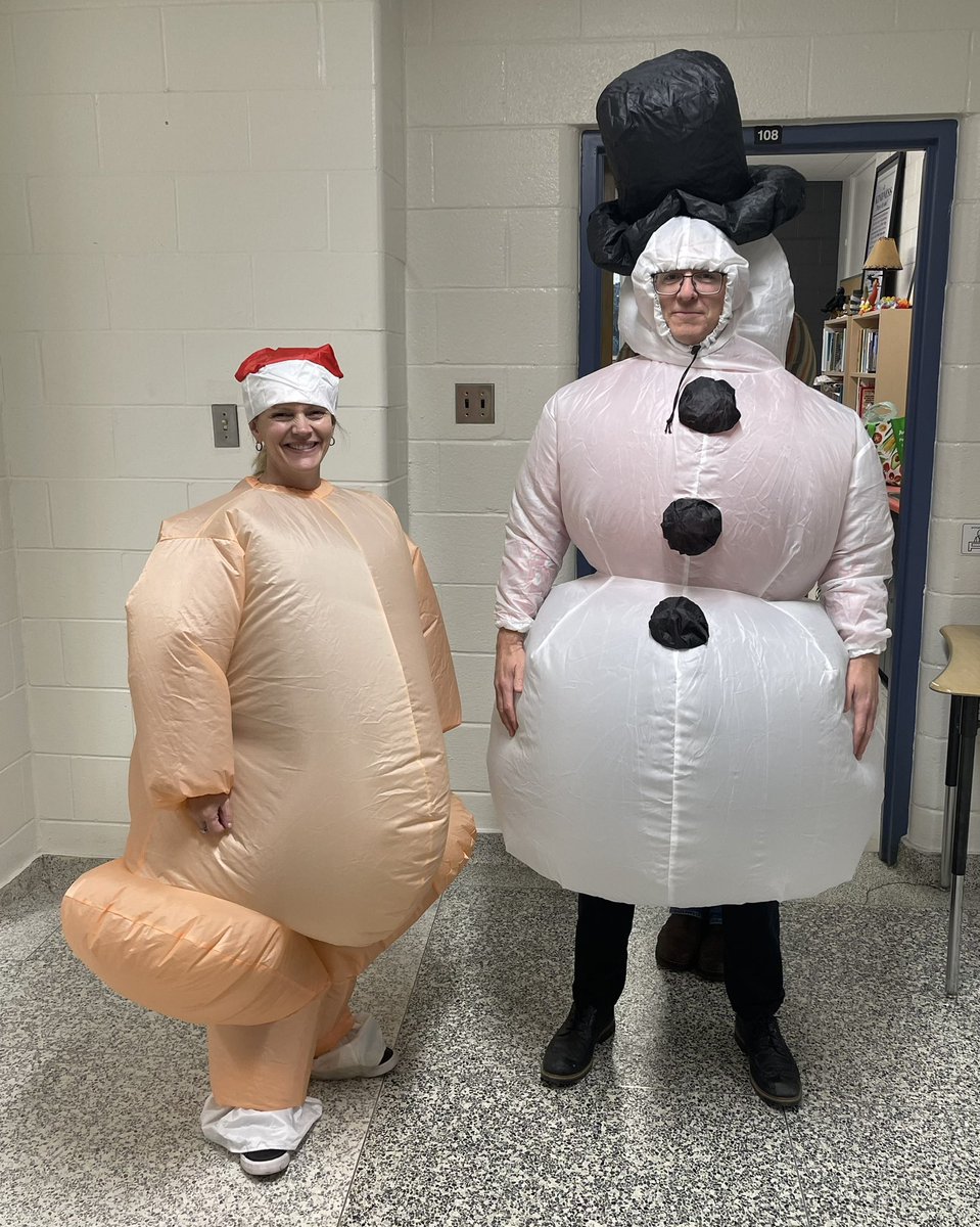 MillbrookSCavan's tweet image. Where’s Waldo? It was a fun Halloween day at Millbrook South Cavan Public School! All the costumes were very creative. 🎃 
#schoolspirit #Halloween2022 #millbrookhawks