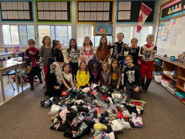 3 Shepley <a href="/KingsvilleCobra/">Kingsville Cobras</a> collected 1355 pairs of socks for Hiatus House. WOW! We have the kindest students and staff <a href="/gecdsbpro/">GECDSB PR</a>