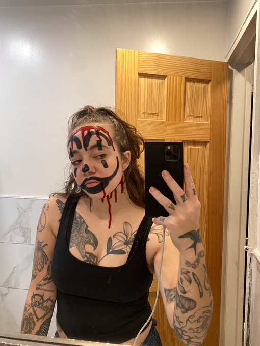 my friends said &ldquo;you&rsquo;re just going to dress up like a juggalo again aren&rsquo;t you?&rdquo; so i killed that version