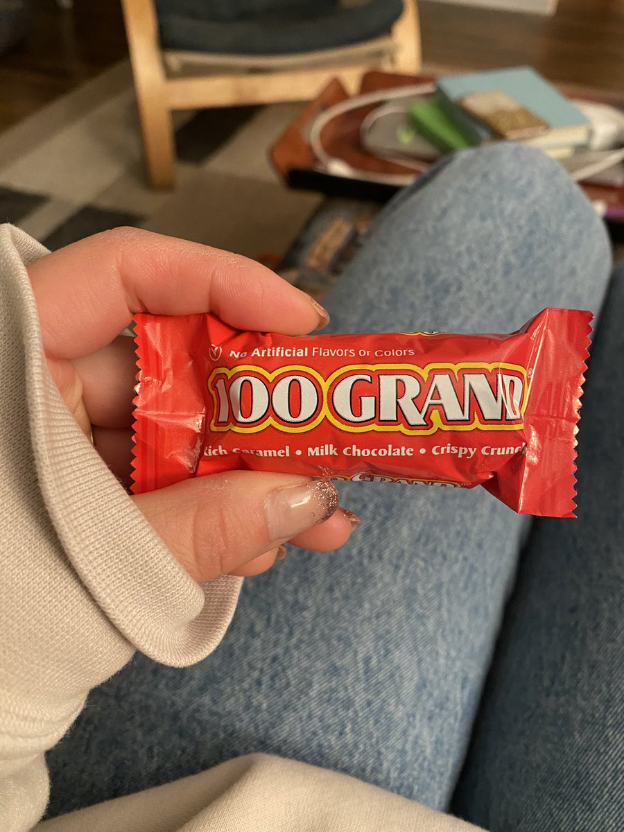 SharonYooKING5's tweet image. Really disappointed in the negativity I’ve received from the residents of my own household regarding my love for 100 Grand. It’s the best of Twix and Crunch and I’m ready to fight with anyone about this. 

Happy Halloween. 🍫