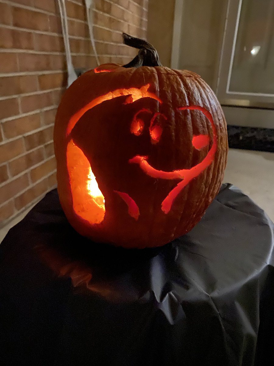 kellymatulaphd's tweet photo. Happy Halloween from my Snoopy Jack-o-lantern &amp; me!
My dad helped steady the knife &amp; did the tricky parts (CP, visual impairment + knives aren’t a great mix) but this is the closest to my own carving I’ve done since ‘08 (the prof I worked for in undergrad had a carving party) https://t.co/QeUIcvaF77