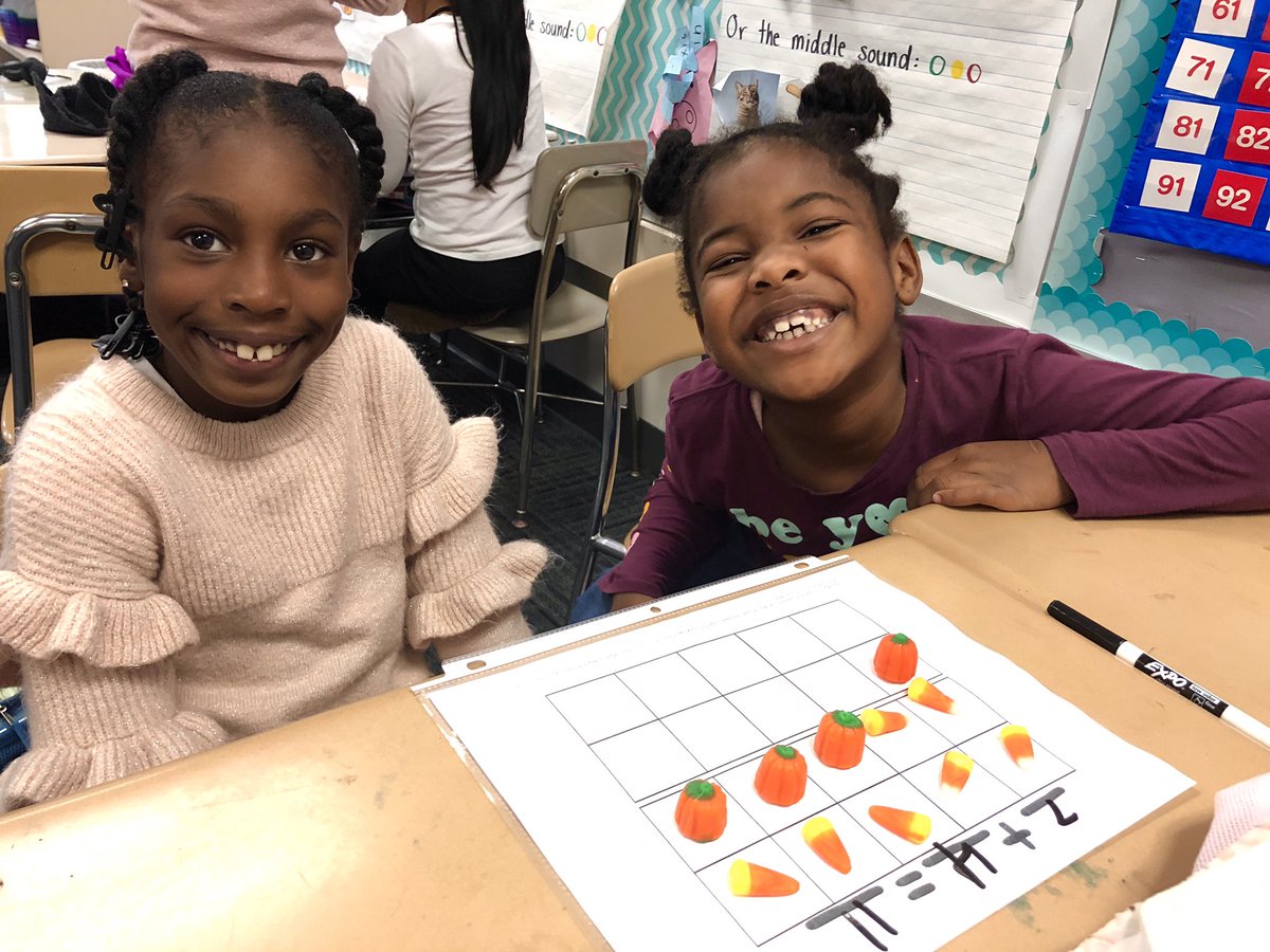 We used some yummy manipulatives to practice our addition skills today! 🎃 #WarrenWill