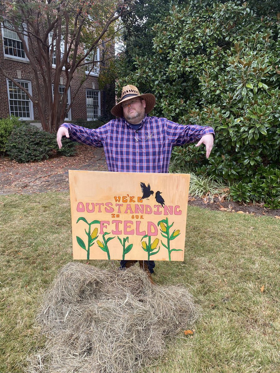 JRoberts_OMReb's tweet image. I work with some pretty OUTSTANDING folks if I do say so myself! #CSSFYE #Halloween #OleMiss #Outstanding #StudentSuccess