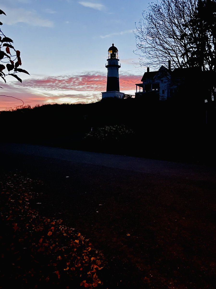 Halloween sunrise in Cape Elizabeth 🎃