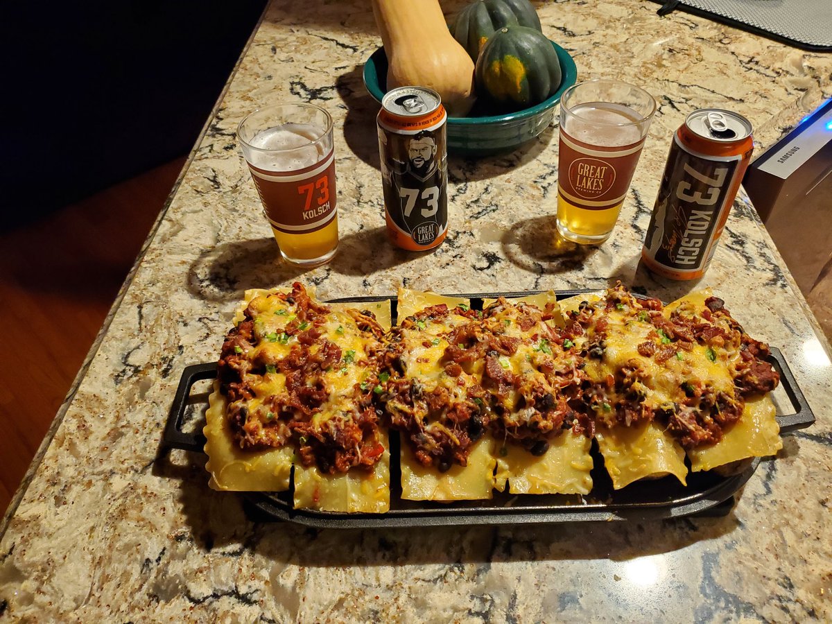 johnu3's tweet photo. 2022 @Browns opponent city themed smoked loaded baked potato. For @Bengals going with Cinci Chilli atop lasagna noodle. Paired with @joethomas73 Kolsch from @GLBC_Cleveland. https://t.co/wurKbz9vIE