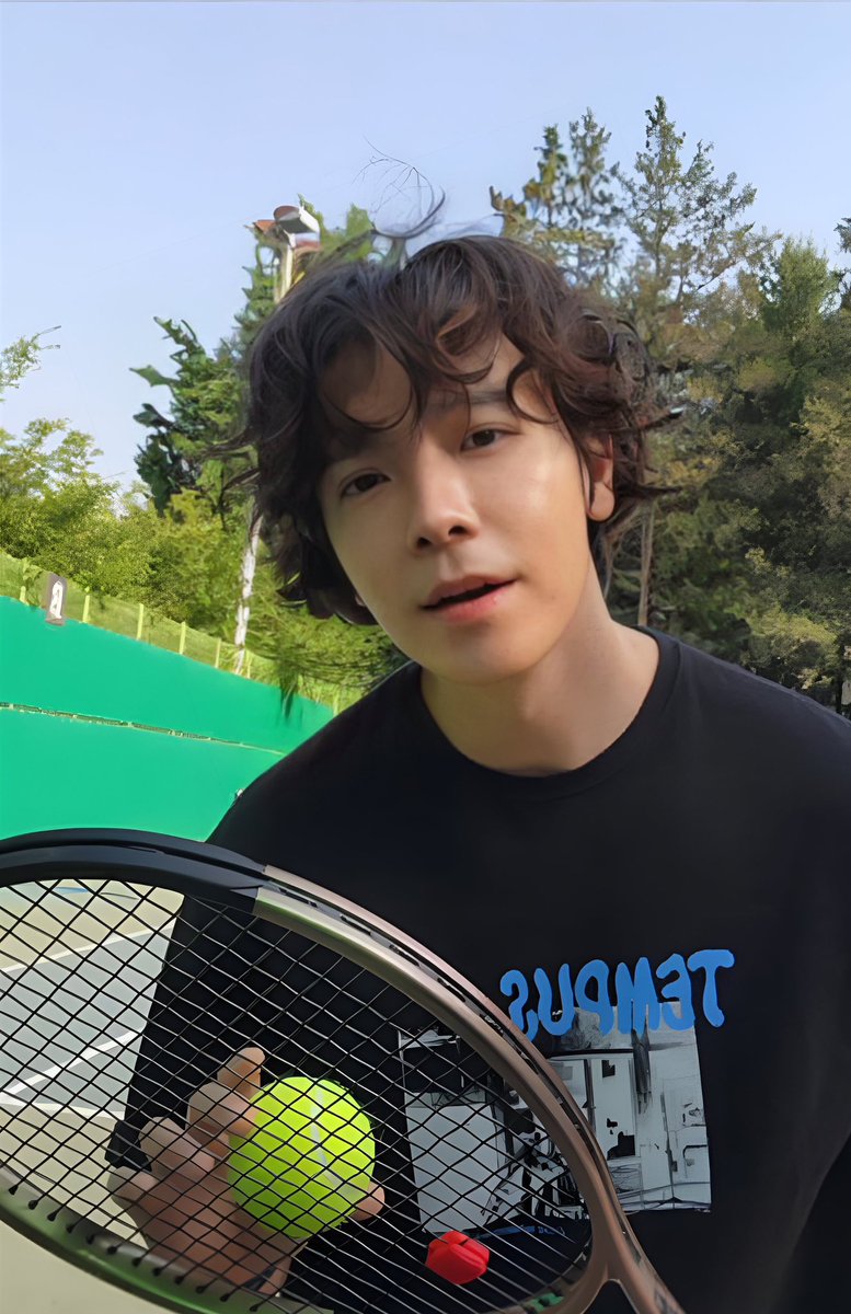 donghae pics tweet media