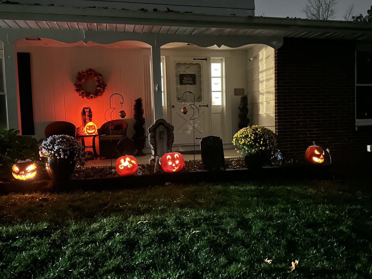 AdvWheelLocks's tweet image. Happy Halloween