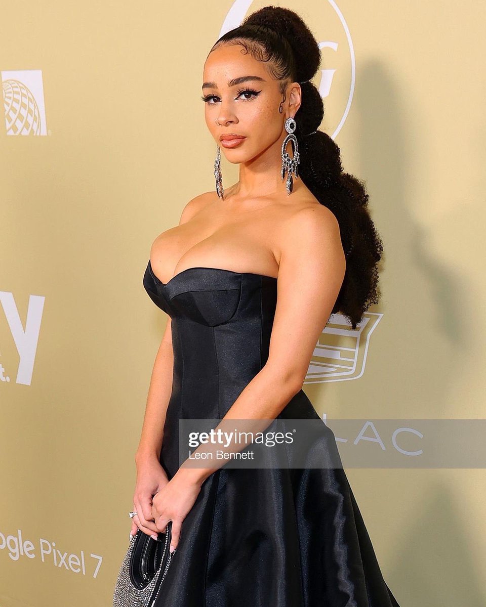 niasultana's tweet photo. Princess energy only 🖤 https://t.co/coigAtmXHl