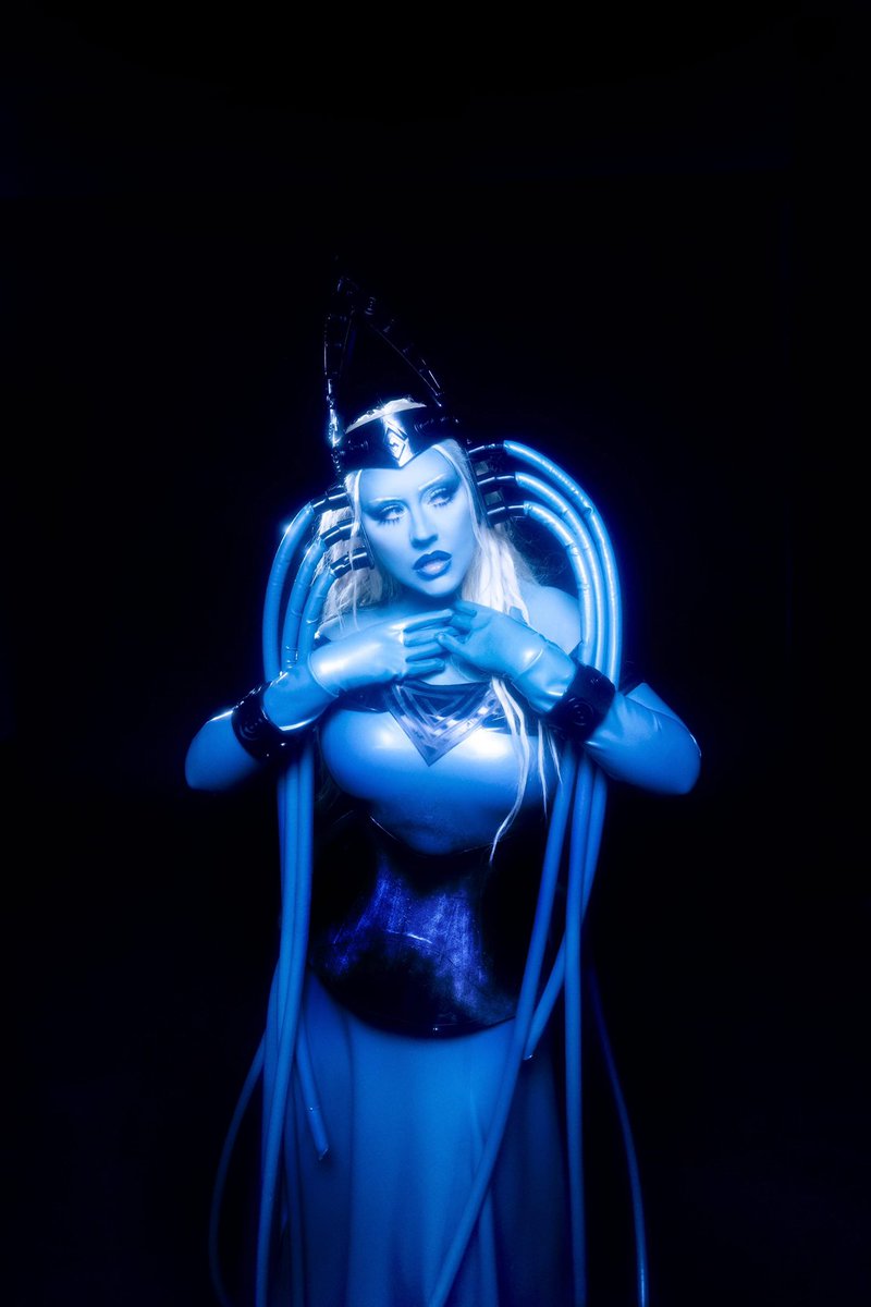 xtina's tweet photo. 💙🛸👽🎤💫 https://t.co/7WPabkXK09
