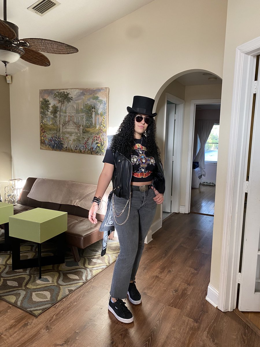 happy halloween <a href="/gunsnroses/">Guns N' Roses</a> <a href="/Slash/">Slash</a>