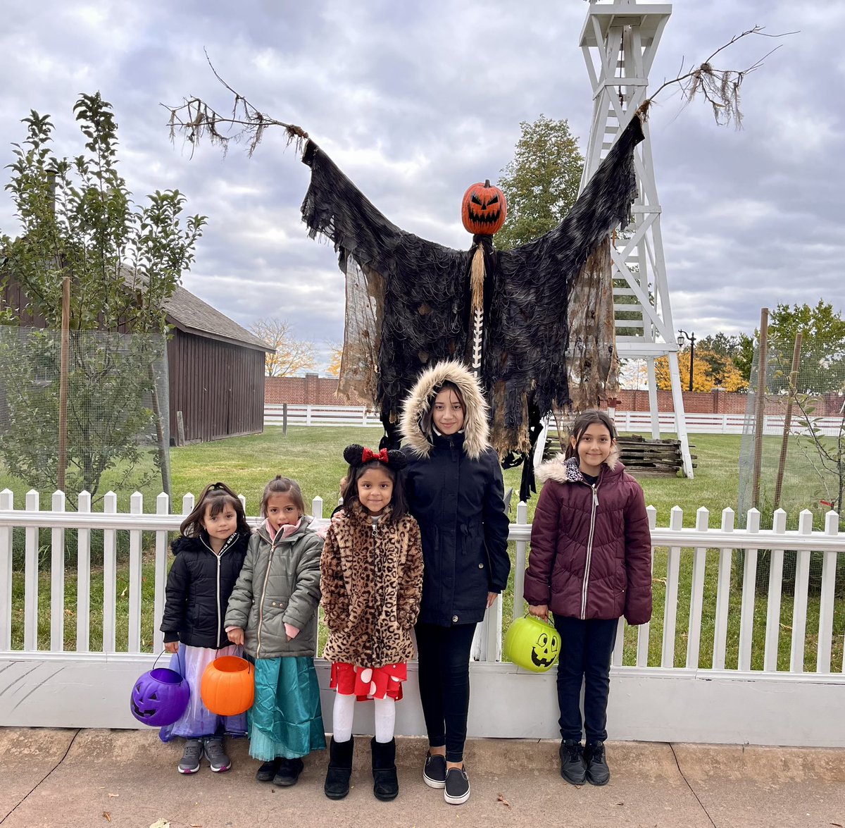 MercyEdProject's tweet image. #HappyHalloween! Wishing everyone a safe and spooky holiday.
Earlier in October, some of our families had the chance to attend Halloween Nights at Greenfield Village. As always, big thanks to our friends @thehenryford for the #familyfun 🎃