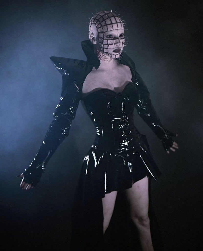 GlucMx's tweet photo. Belinda en hellraiser pinhead! 😱 #Halloween https://t.co/QbXv855pPU